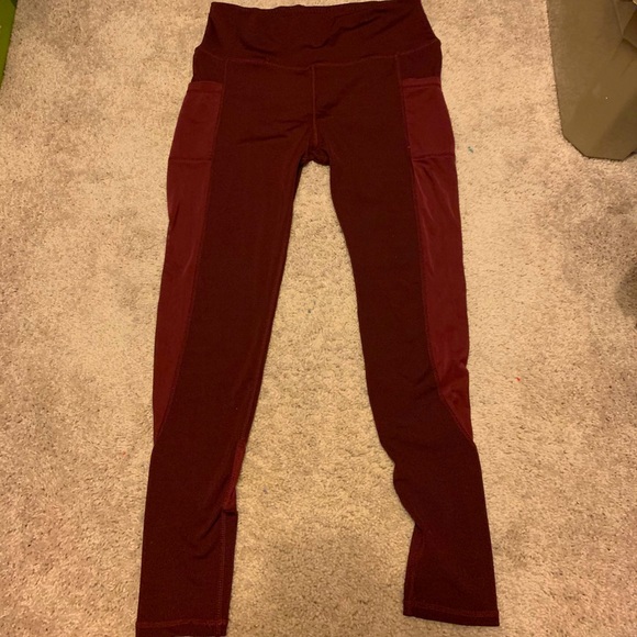 Women’s Workout Pants/DC United Shirt - Picture 3 of 9